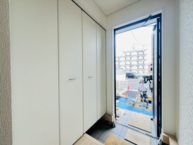 碧南市浜田町四丁目108番の一部『仲介手数料無料』新築一戸建て・建売の玄関