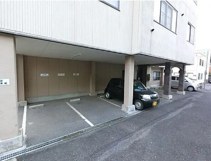 ＣＩ－１０の駐車場