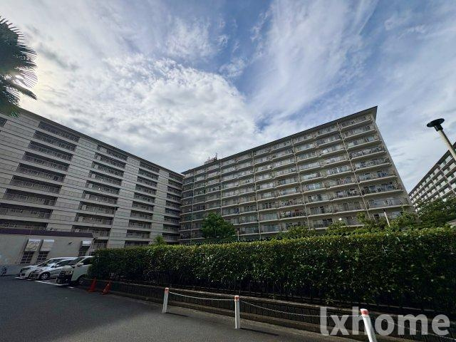ローレルハイツ茨木総持寺2号棟の外観|外観もきれいです