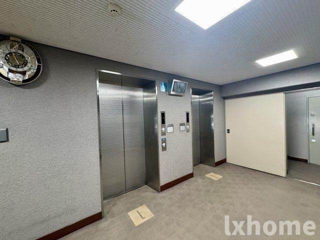 ローレルハイツ茨木総持寺2号棟のロビー|ロビーです