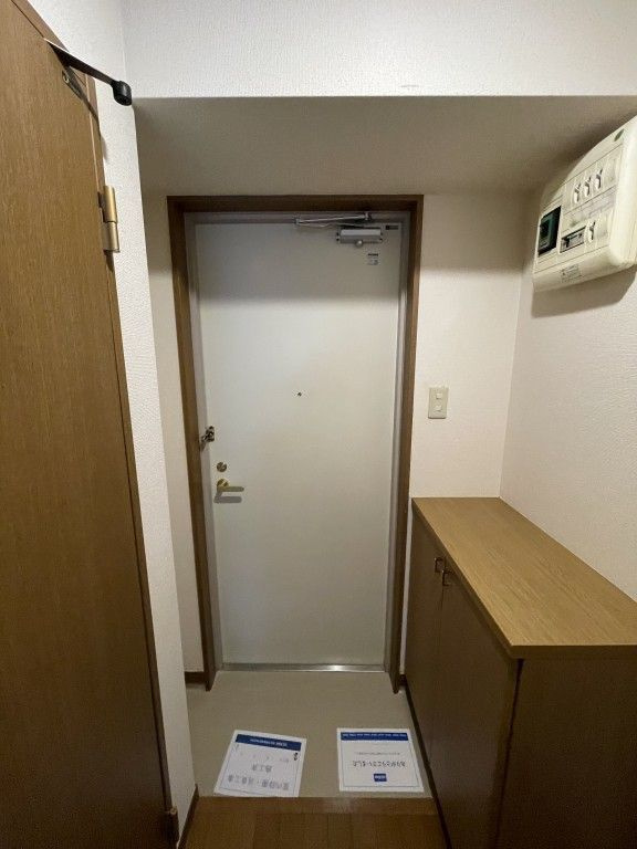 クリーンガーデン御茶ノ水の玄関|※別室参考写真です。