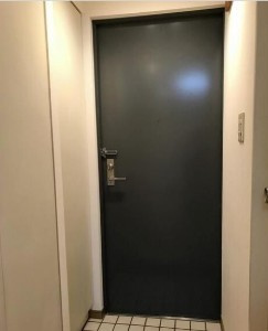 グランドメゾン三軒茶屋の玄関