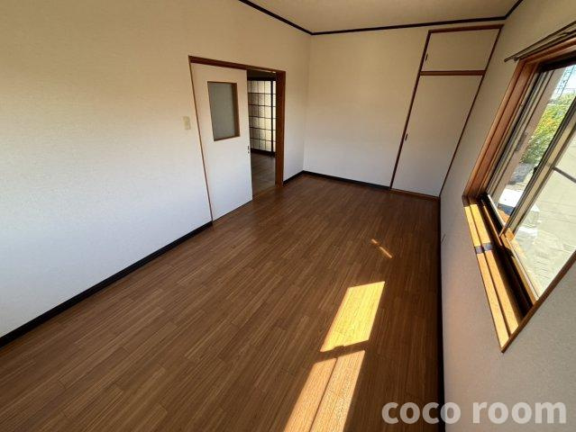 弐番館青木の洋室