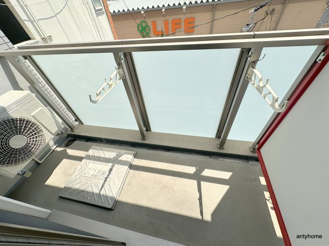 ルクレ難波　仲介手数料無料のバルコニー