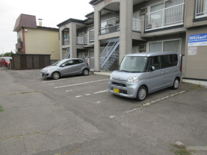 BMNの駐車場