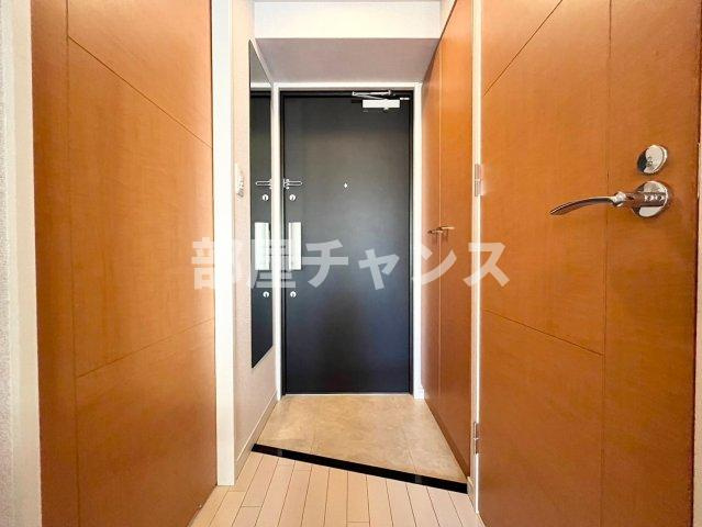 プレサンス名古屋駅前プラチナムの玄関