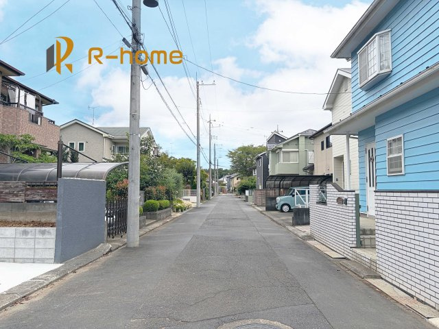つくば市谷田部第1　新築戸建て　1号棟の前面道路含む現地写真|周辺環境も併せて案内致します♪
閑静な住宅地で笑顔あふれる新生活！
ぜひ現地へお越しください♪