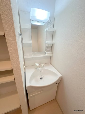 ルクレ難波　仲介手数料無料の洗面所
