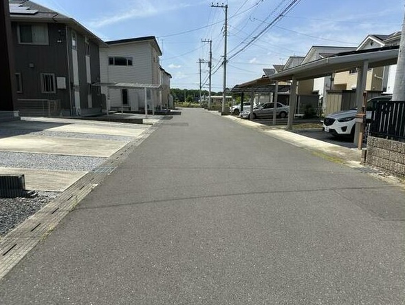 下野市仁良川　戸建の前面道路含む現地写真