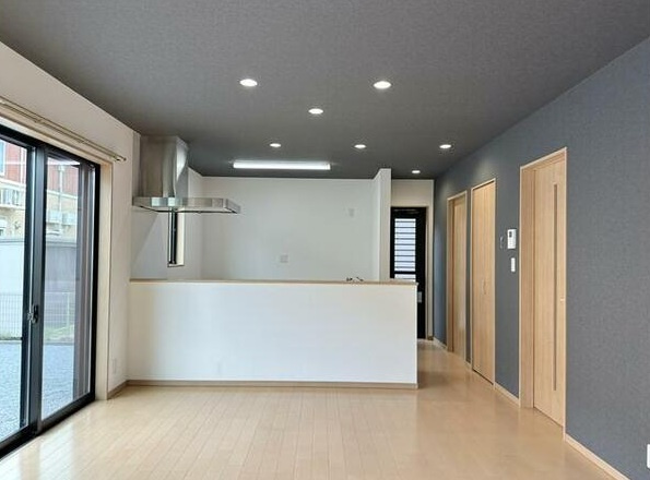 下野市仁良川　戸建の居間・リビング