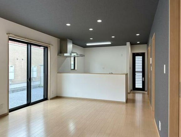 下野市仁良川　戸建の居間・リビング