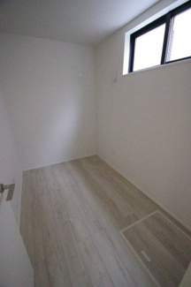 【収納】 | 立川市錦町4丁目　新築戸建て（全2棟）2号棟　6299万円 | 1階納戸3.2帖