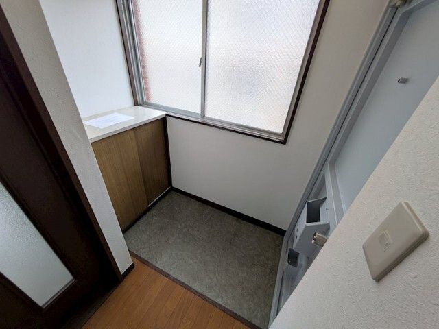 大野マンションの玄関