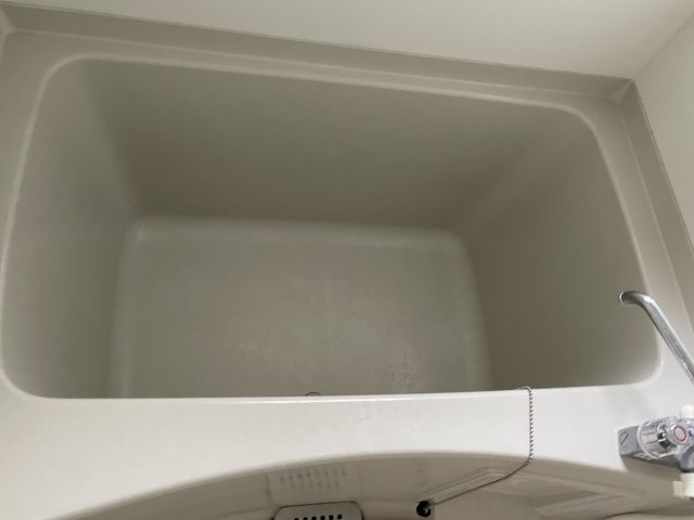 ヒルズ・アイの浴室