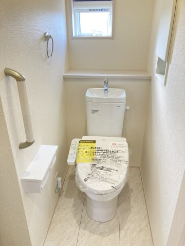 ブルーミングガーデン前橋市女屋町　３号棟（平屋）のトイレ|【イメージ画像】１階トイレです。２ヶ所付き！清潔感のある白を基調としています。