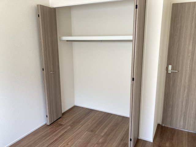 ブルーミングガーデン前橋市女屋町　３号棟（平屋）の収納|【イメージ画像】2階洋室①収納
広々としたウォークインクローゼットです
