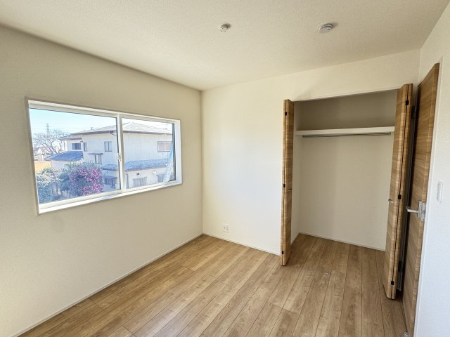 ブルーミングガーデン前橋市女屋町　３号棟（平屋）の収納|【イメージ画像】2階洋室②収納です