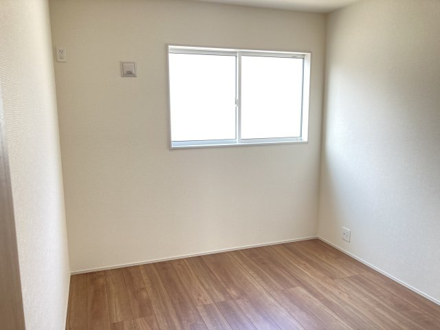 ブルーミングガーデン前橋市女屋町　３号棟（平屋）の洋室|【イメージ画像】2階洋室③です