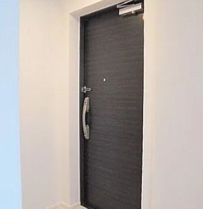 ライオンズ浅草橋ミレスの玄関