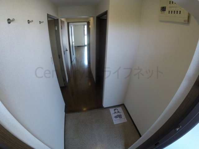 【玄関】 | ロイヤル三国