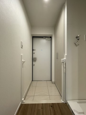 INUNEKO HILLS ROKUGODOTEの玄関|※同タイプ参考写真です（カラータイプが異なる場合がございます）