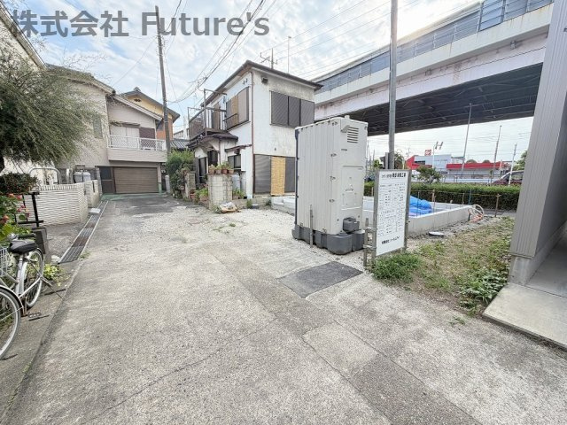 八潮市木曽根　新築戸建の前面道路含む現地写真|前面道路含む現地写真です。