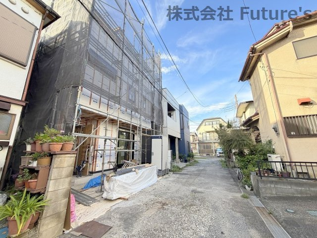 八潮市木曽根　新築戸建の前面道路含む現地写真|前面道路含む現地写真です。