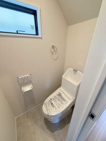 八潮市木曽根　新築戸建のトイレ|同施工会社の参考写真になります。