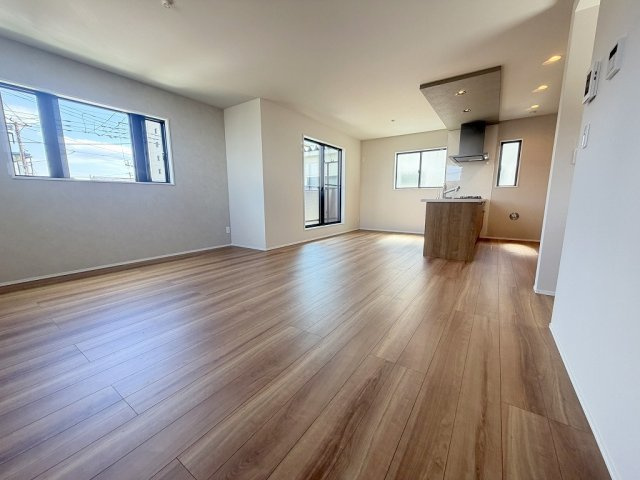 八潮市木曽根　新築戸建の居間・リビング|同施工会社の参考写真になります。