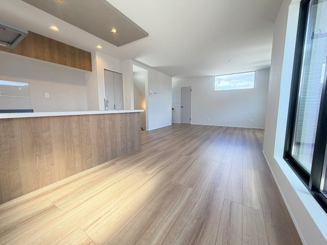 八潮市木曽根　新築戸建の居間・リビング|同施工会社の参考写真になります。