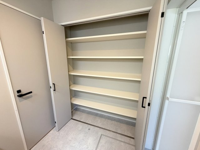八潮市木曽根　新築戸建の収納|同施工会社の参考写真になります。