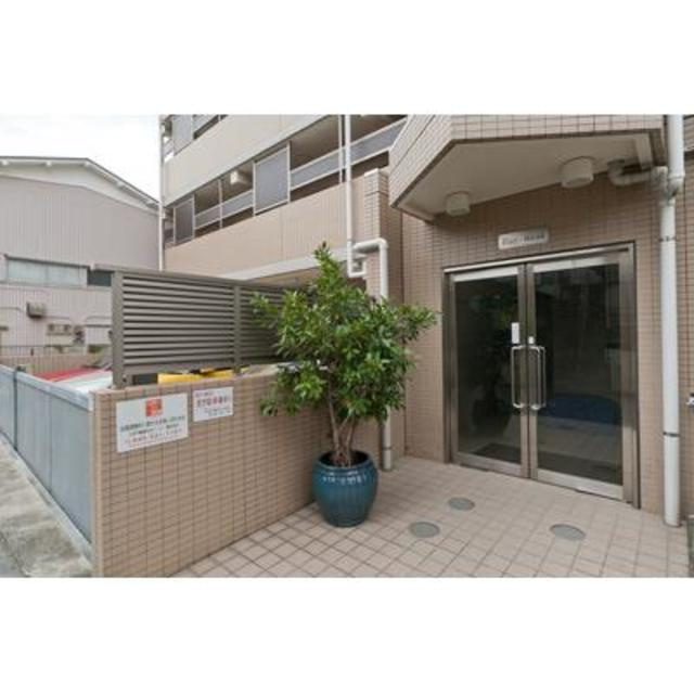 ＢＡＹ・ＷＥＳＴのエントランス