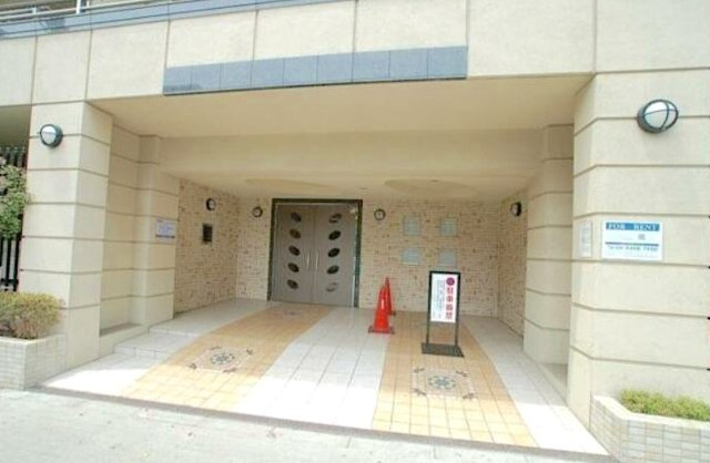 ステージグランデ三軒茶屋アジールコートのエントランス