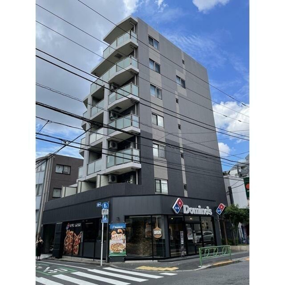 【外観】 | ウェルロード中野新橋 | 鉄筋コンクリート造のがっちりとした建物。
