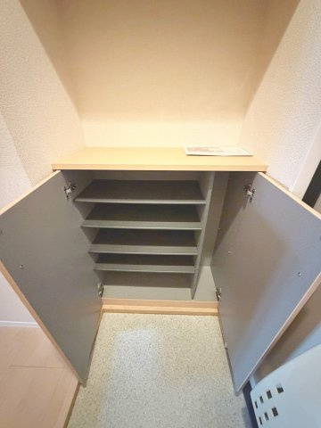 コスモス野上の玄関