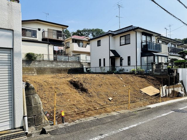 八王子市　宇津木町　新築一戸建ての駐車場|～並列2台駐車可能カースペース～