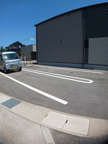 フォルシュ　アッカ　Ⅱの駐車場|カースペースがあります