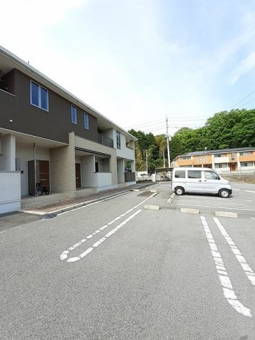 セントラル　アバンツァート　Ａの駐車場|駐車場があるので、車を買う予定の方も安心です
