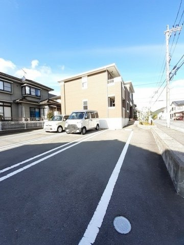 ヴィラ・ナチュレの駐車場|駐車場に車を止められます