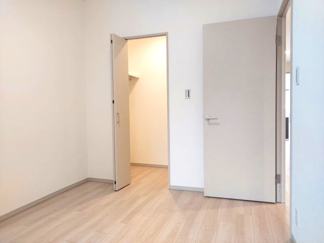 サークコート宝塚の洋室|北側洋室約6帖