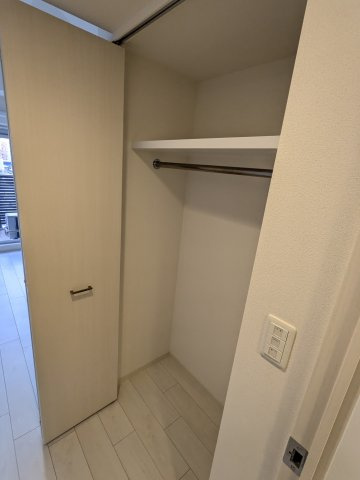 アドバンス名古屋モクシーの収納|602号室クローゼット