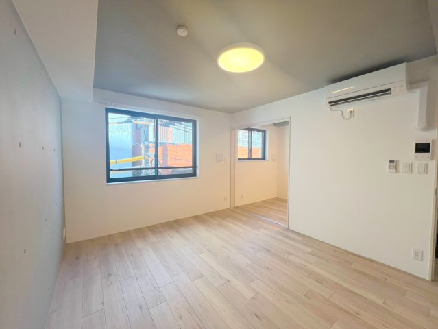 CASA　PIAZZA　西日暮里の居間・リビング