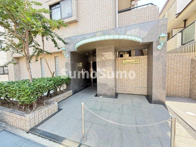 アヴァンセ岡本のエントランス|建物の内部です