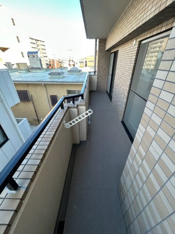 アヴァンセ岡本のバルコニー