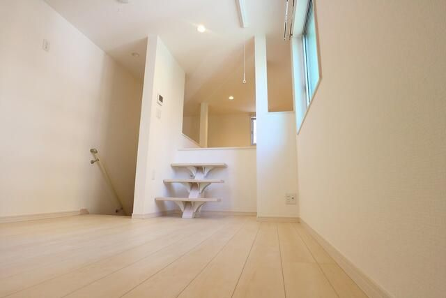 川口市西川口４丁目のアパートの居間・リビング