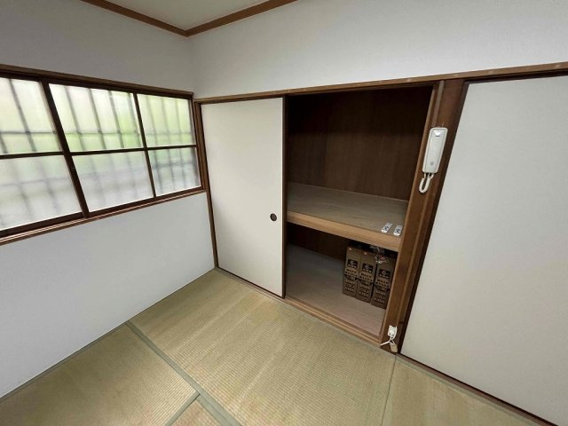 山田町上谷上貸家の収納