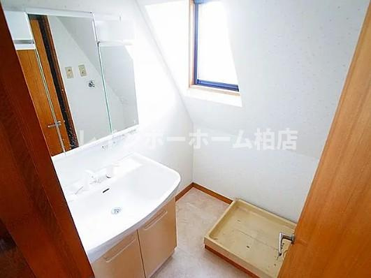 特典：仲介手数料が無料です!!の洗面所|コンパクトで使いやすい洗面所