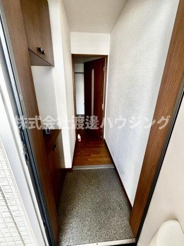 カーサ上中条の玄関