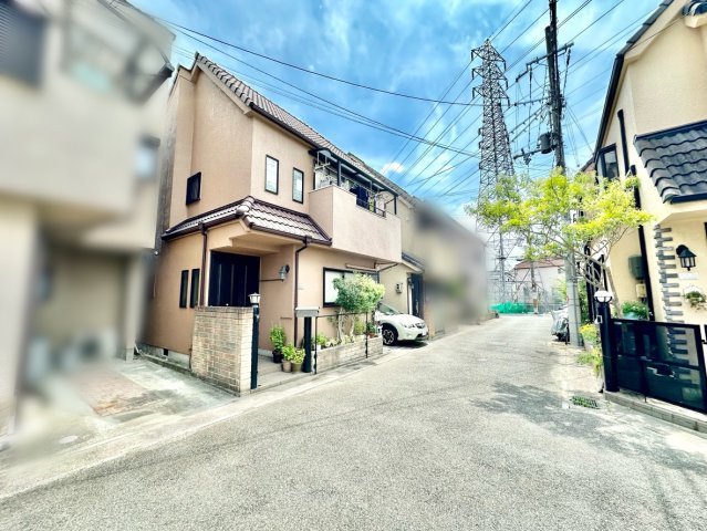 中古戸建　伊丹市池尻3丁目の前面道路含む現地写真