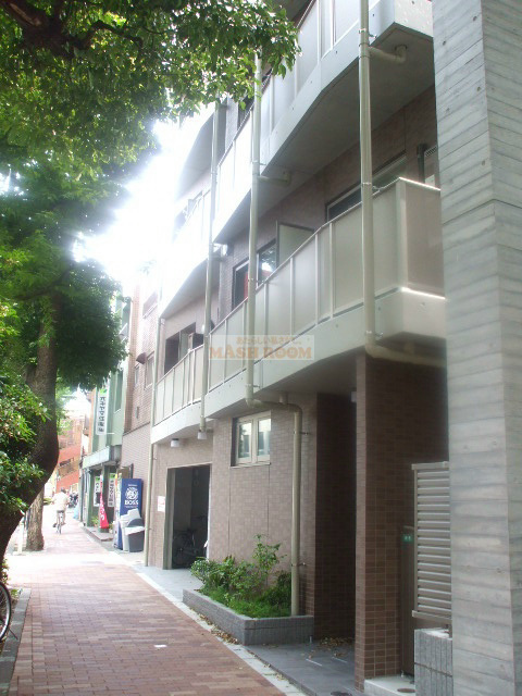 中野区大和町２丁目の賃貸マンションの外観